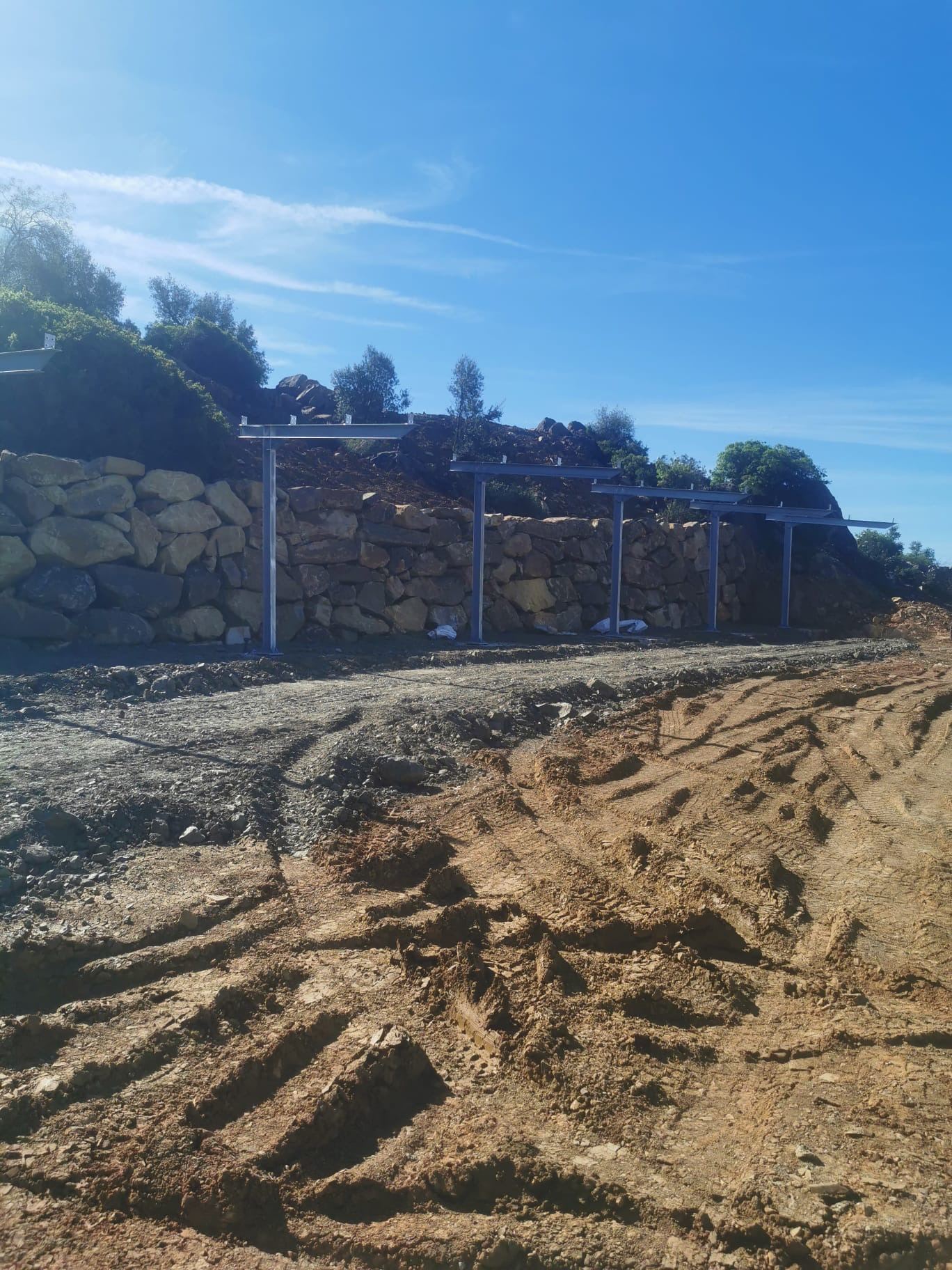 Solar carport construction phase Cantueso Cottages Periana