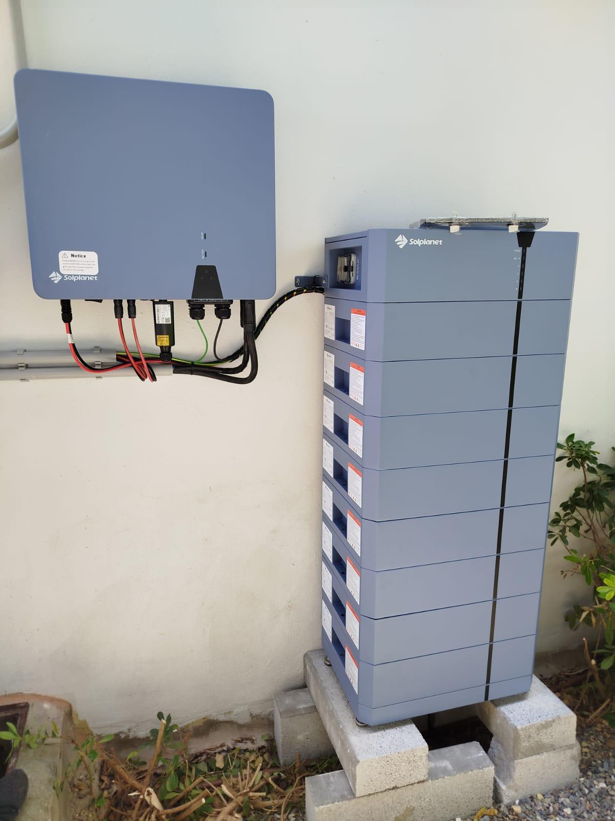 Battery storage for off-grid capability